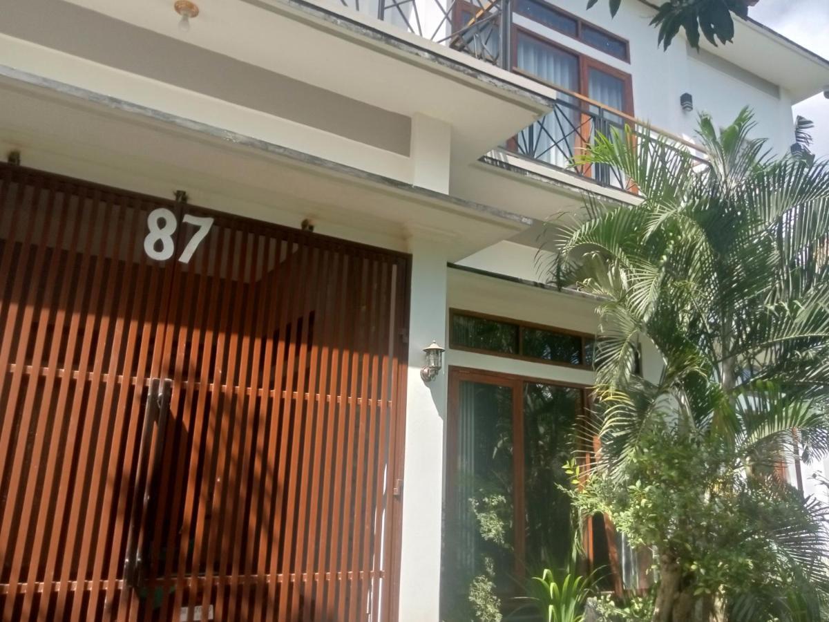 Warm Villas Lombok Kuta  외부 사진