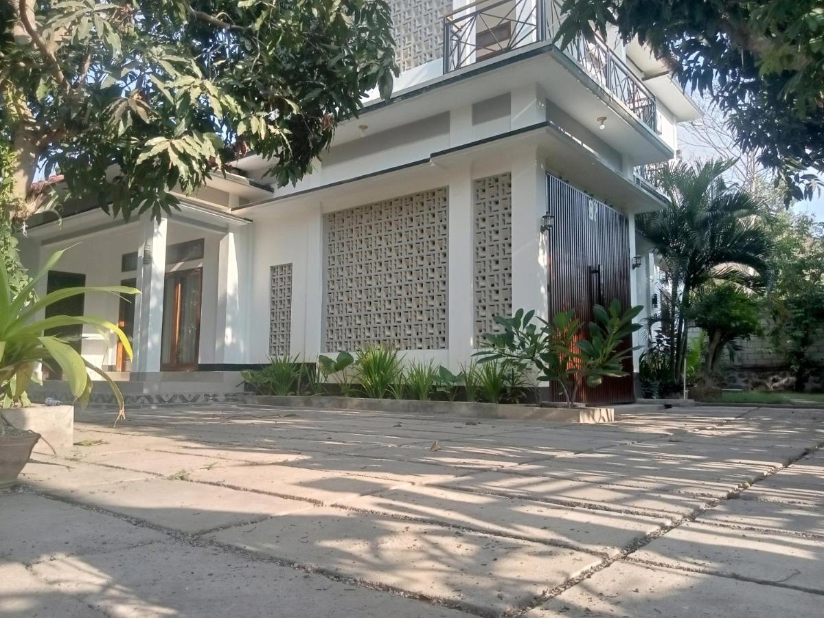Warm Villas Lombok Kuta  외부 사진