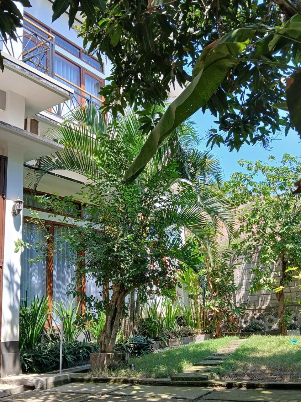 Warm Villas Lombok Kuta  외부 사진